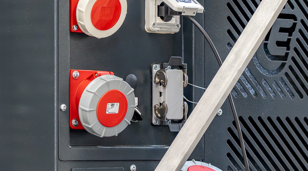 Lampo-AG_Full_Power_Outlet