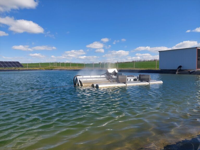 Todaro floating irrigation pump system installed on water reservoir for center pivot irrigation